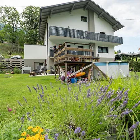 Mit Bergblick In Bad Bleiberg
